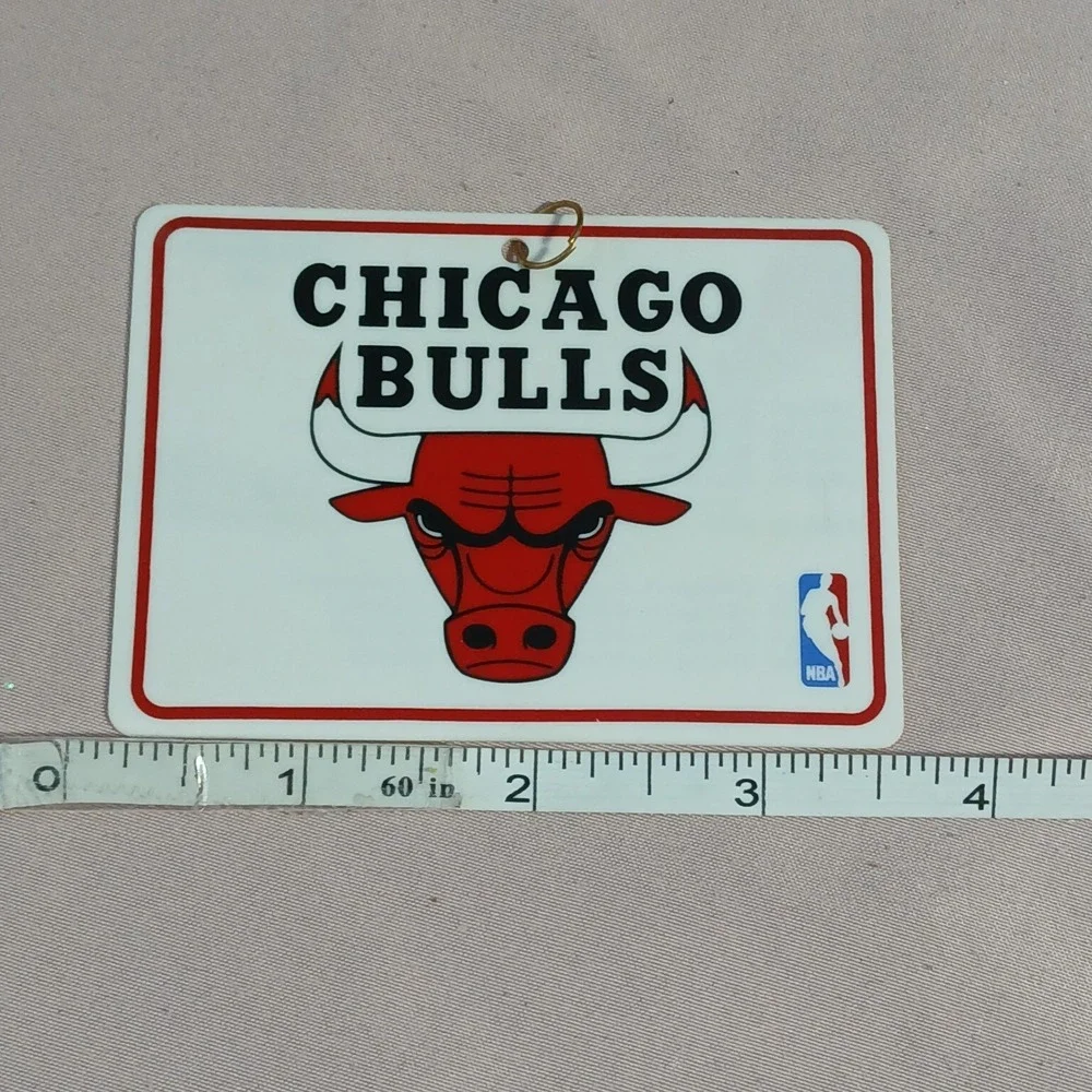 1997 Hallmark Keepsake Christmas Ornament Chicago Bulls NBA Collection Stand